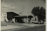 Estación de servicio Uruguayana y Bulevar Artigas ANCAP, arq. LORENTE ESCUDERO, R. , Capurro, Montevideo, Uy. 1942. Foto: Archivo SMA, Donación Archivo personal del autor.