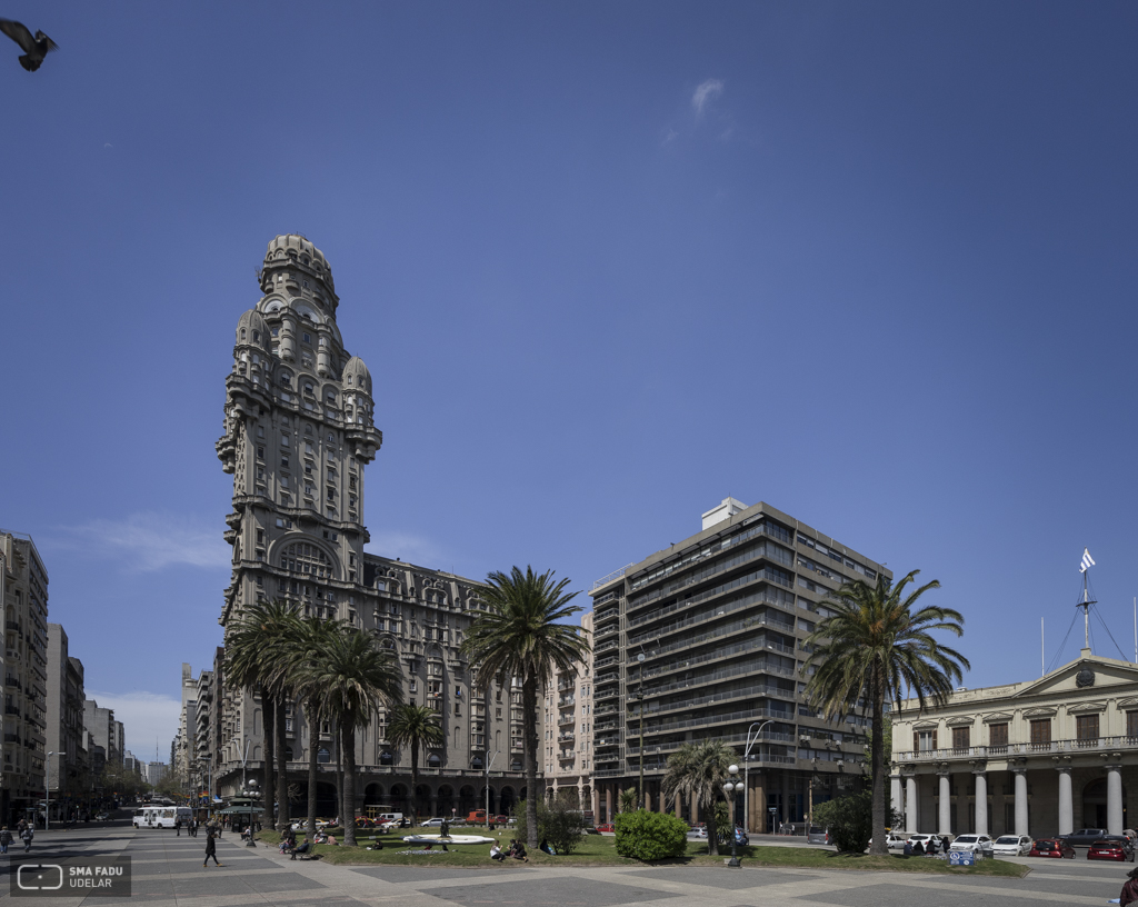 Edificio Martinez Reina, Arqs. LORENTE ESCUDERO, R. TARABAL, J. Montevideo, Uy. 1957. Foto: Nacho Correa 2016