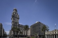 Edificio Martinez Reina, Arqs. LORENTE ESCUDERO, R. TARABAL, J. Montevideo, Uy. 1957. Foto: Nacho Correa 2016