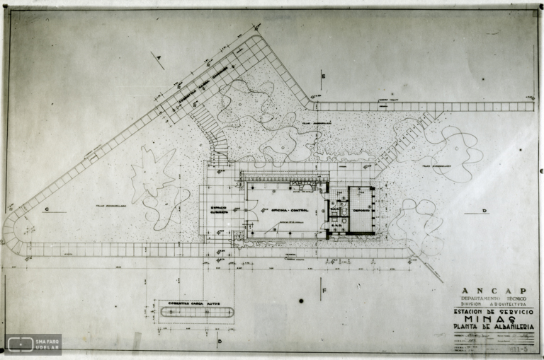 Estación de Servicio Minas ANCAP, arq. LORENTE ESCUDERO, R. , Minas, Lavalleja, Uy. 1950. Foto: Archivo SMA, Donación Archivo personal del autor.