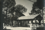 Estación de Servicio Arocena ANCAP, arq. LORENTE ESCUDERO, R. , Carrasco, Montevideo, Uy. 1943. Foto: Archivo SMA, Donación Archivo personal del autor.