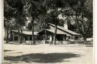 Estación de Servicio Arocena ANCAP, arq. LORENTE ESCUDERO, R. , Carrasco, Montevideo, Uy. 1943. Foto: Archivo SMA, Donación Archivo personal del autor.