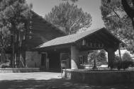 Estación de Servicio Arocena ANCAP, arq. LORENTE ESCUDERO, R. , Carrasco, Montevideo, Uy. 1943. Foto: Archivo SMA, Donación Archivo personal del autor.