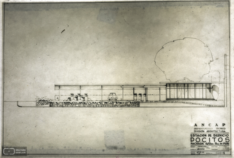 Estación de Servicio Rambla y Solano Antuña ANCAP, arq. LORENTE ESCUDERO, R. , Montevideo, Uy. 1949. Foto: Archivo SMA Donación Archivo personal del autor. Actualmente Demolido.