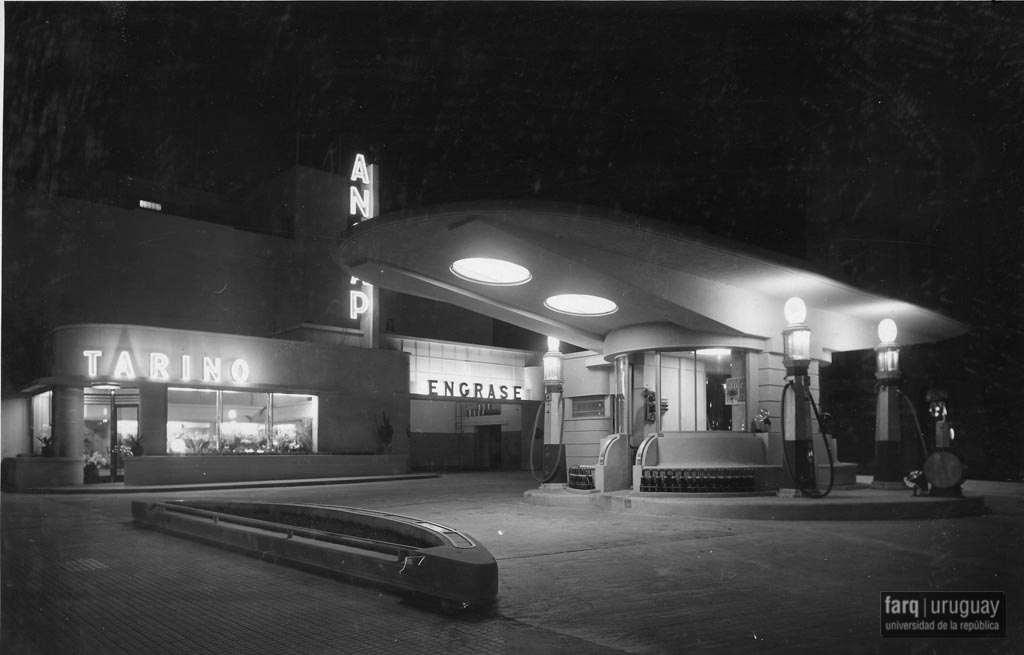 Estación de Servicio ANCAP y Florería Tarino, arq. LORENTE ESCUDERO, R. , Montevideo, Uy. 1934. Foto: Archivo SMA, Donación Archivo personal del autor. Actualmente Demolido.