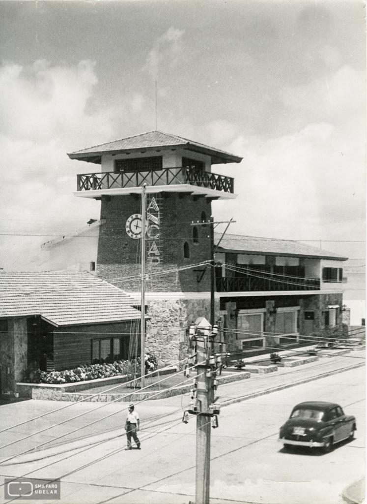 Estación de Servicio Gorlero ANCAP, arq. LORENTE ESCUDERO, R. , Punta del Este, Maldonado, Uy. 1945. Foto: Archivo SMA, Donación Archivo personal del autor.