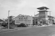 Estación de Servicio Gorlero ANCAP, arq. LORENTE ESCUDERO, R. , Punta del Este, Maldonado, Uy. 1945. Foto: Archivo SMA, Donación Archivo personal del autor.