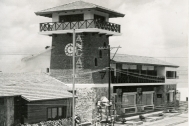 Estación de Servicio Gorlero ANCAP, arq. LORENTE ESCUDERO, R. , Punta del Este, Maldonado, Uy. 1945. Foto: Archivo SMA, Donación Archivo personal del autor.