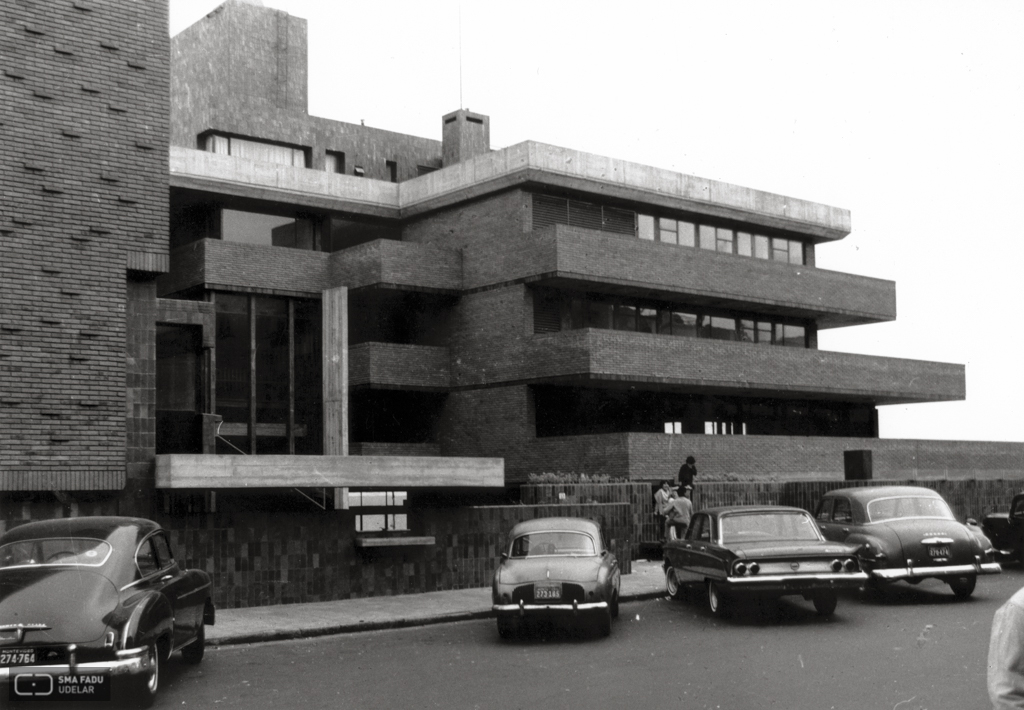 Edificio Asociación de bancarios del Uruguay (AEBU), LORENTE ESCUDERO, R. / LORENTE MOURELLE, R. / LUSSICH, J., Montevideo, Uy. 1964-1971. Archivo SMA, Donación Archivo personal del autor.