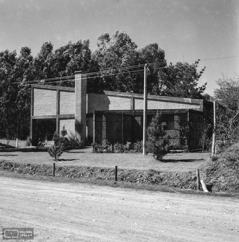 Vivienda Chilavert, arq. LORENTE ESCUDERO, R. , Bella Vista, Maldonado, Uy. 1957. Foto: Archivo SMA, Donación Archivo personal del autor.