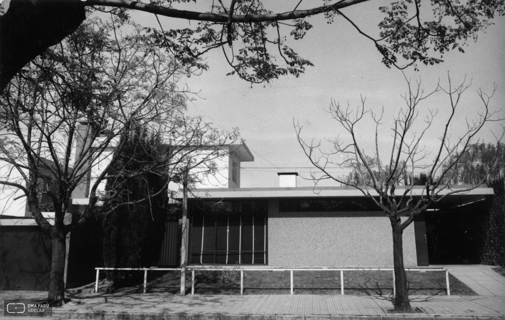 Vivienda Ing. Pérez Mackinnon, arq. LORENTE ESCUDERO, R. , Prado, Montevideo, Uy. 1950. Foto: Archivo SMA, Donación Archivo personal del autor.