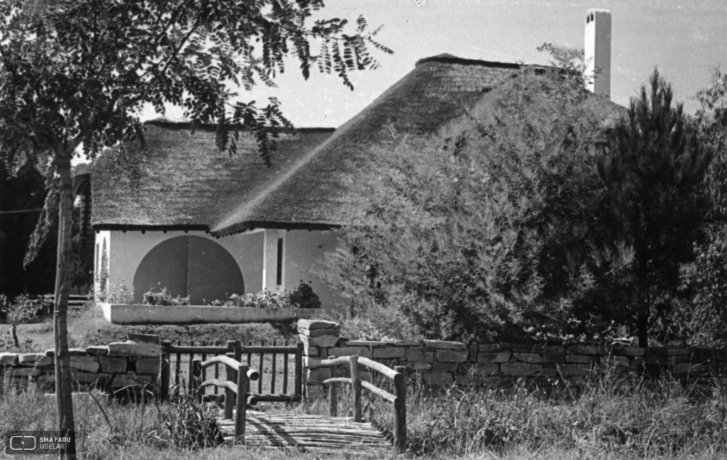 Vivienda Rubino, arq. LORENTE ESCUDERO, R. , Carrasco,  Montevideo, Uy. 1939. Foto: Archivo SMA, Donación Archivo personal del autor.