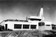 Casa de Bombas, arq. LORENTE ESCUDERO, R. , La Teja, Montevideo, Uy. 1935. Foto: Archivo SMA, Donación Archivo personal del autor.