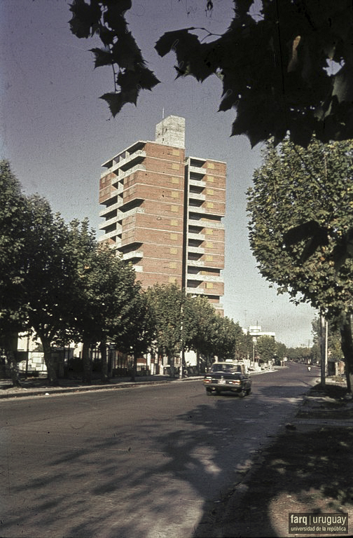 Vivienda de Apartamentos ANCAP, arq. LORENTE ESCUDERO Rafael, 1970, Foto: Archivo SMA