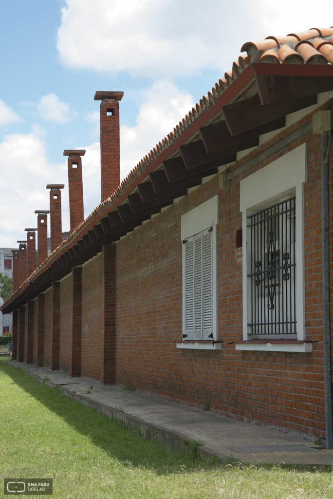 Escuela Nº170, LORENTE ESCUDERO, Rafael. La Teja, Montevideo, UY.1942.Foto:Sofia Ruggiero, 2016.